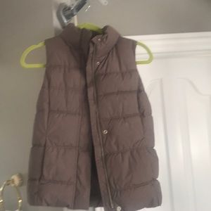GAP brow vest